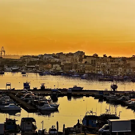 Seagull Penthouse Apartament Marsaxlokk