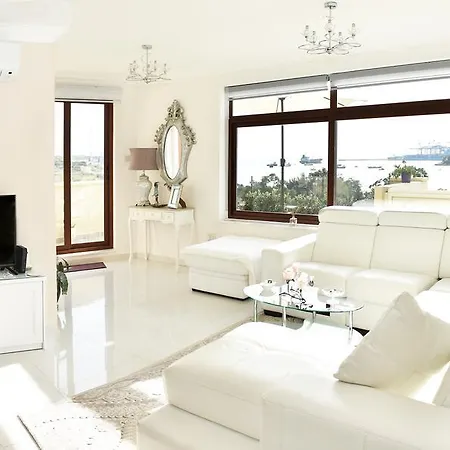 Seagull Penthouse