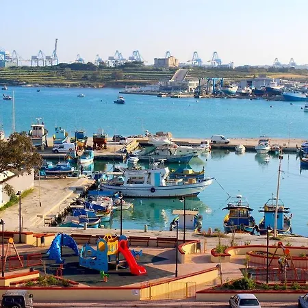 Seagull Penthouse Marsaxlokk